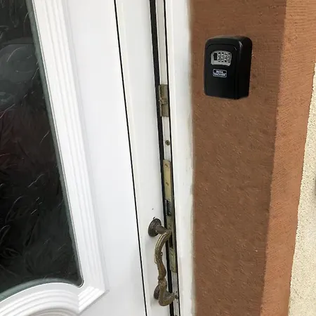 別荘 Creek Inn, Contactless Check-in Glanbrücken